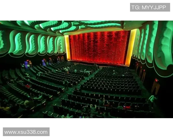 深圳街舞队的团队协作与创意碰撞探索之旅 深圳街舞队的团队协作与创意碰撞探索之旅